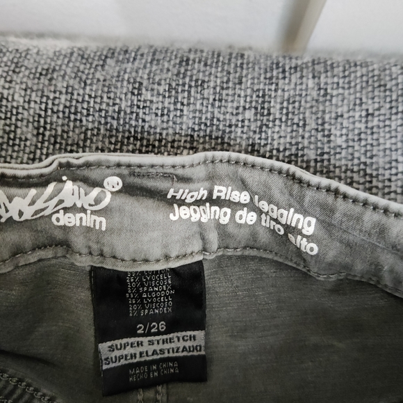 Mossimo High Rise Jegging - 26 - Picture 2 of 9